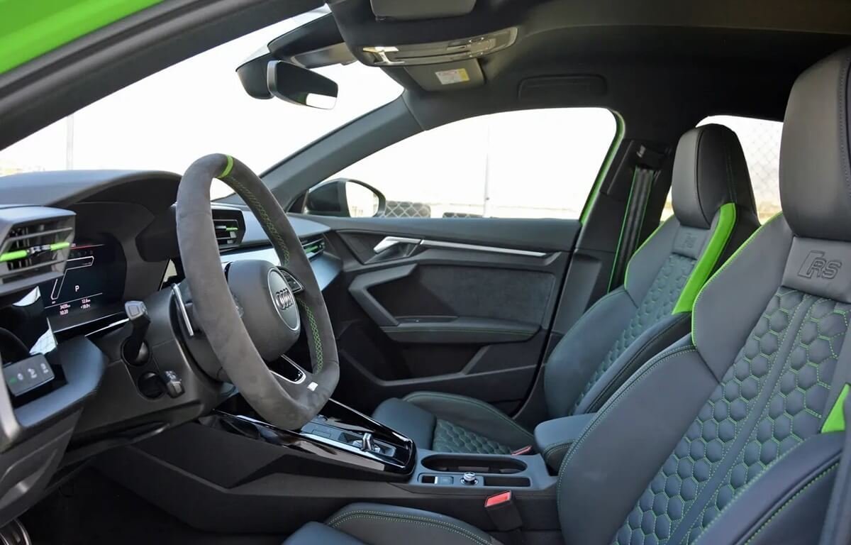 아우디-RS3-5.jpg