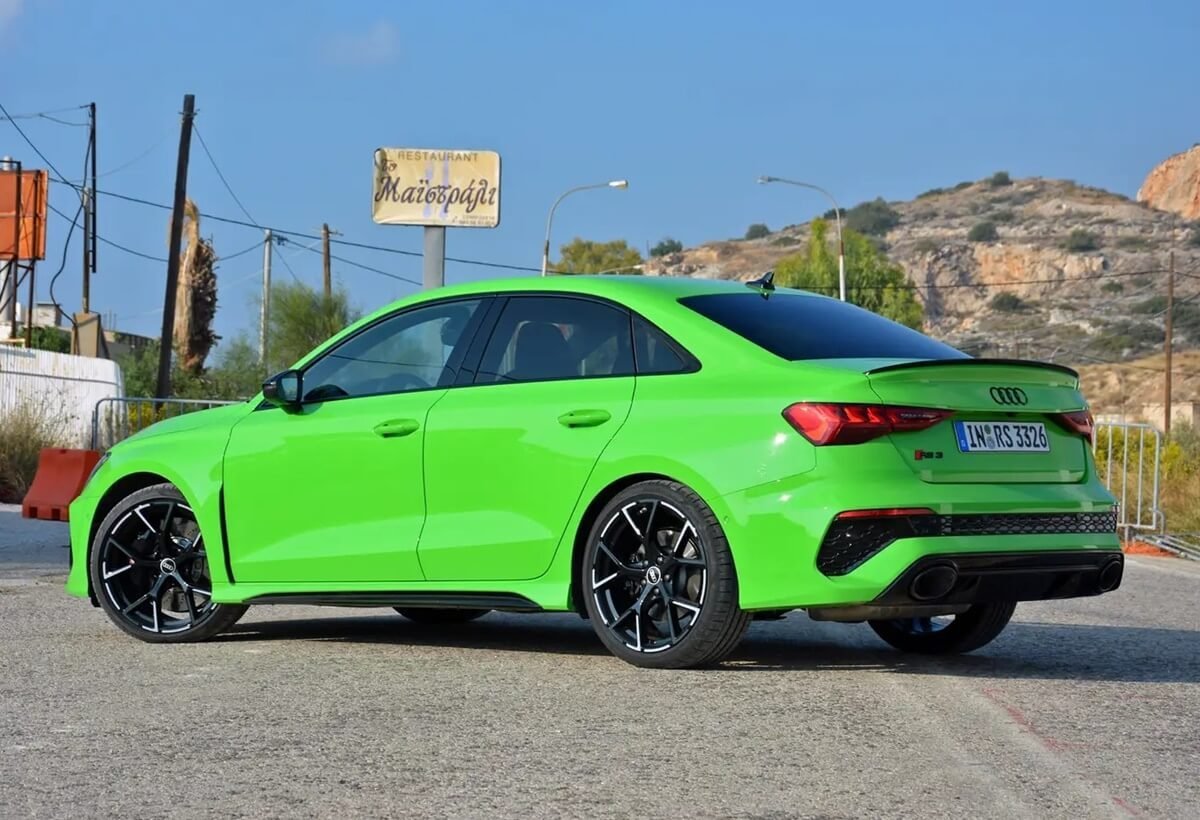 아우디-RS3-9.jpg