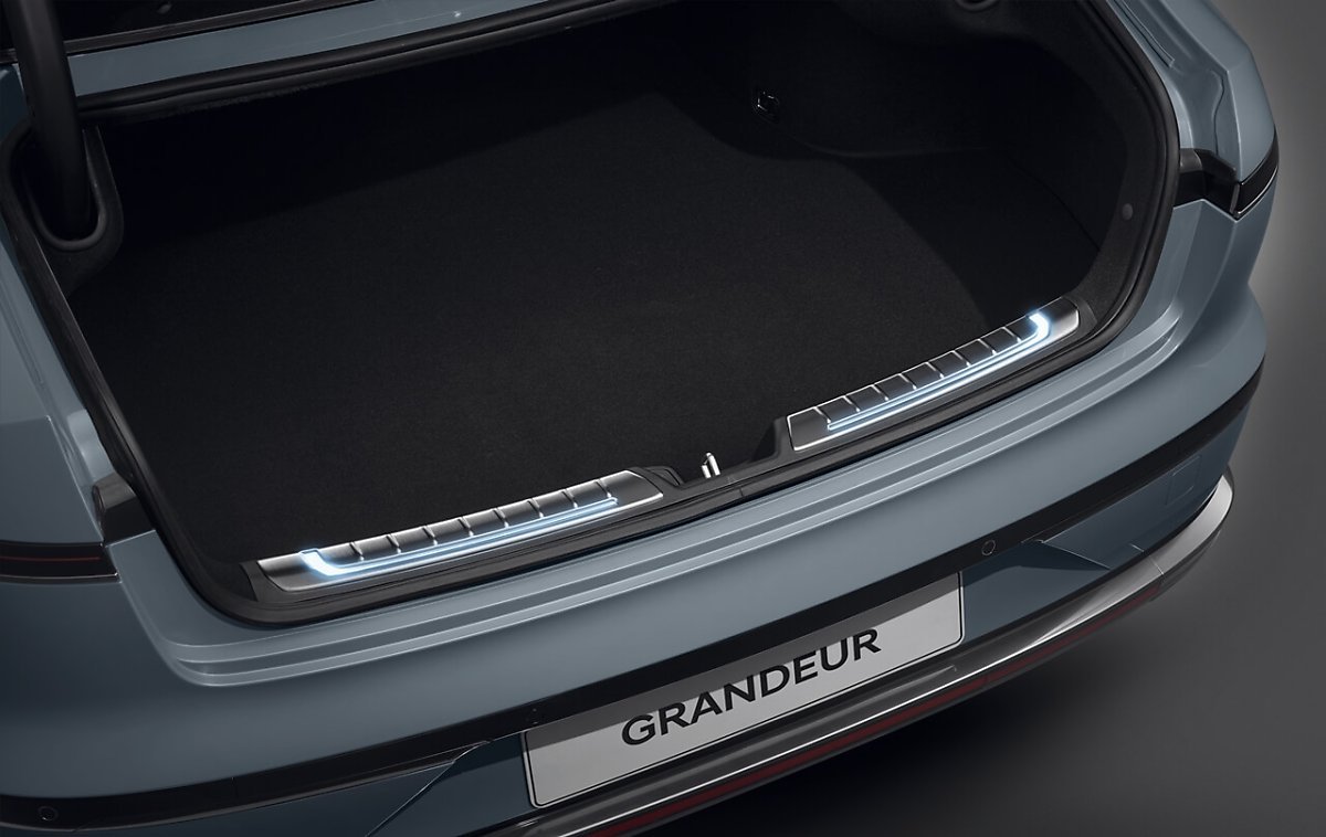 2025-그랜저-트렁크-리드조명.jpg