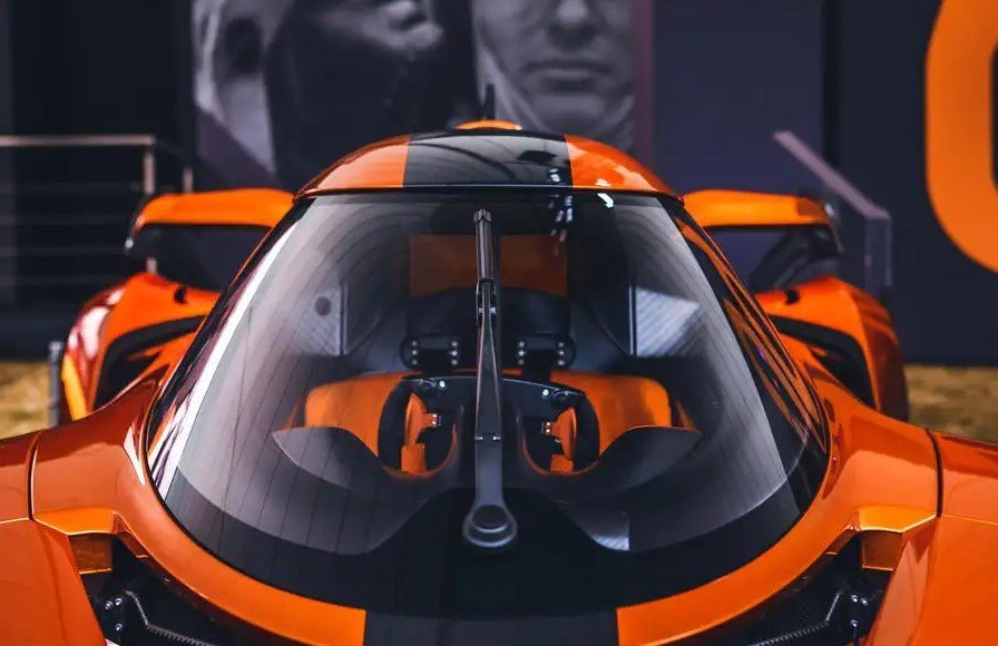 맥라렌-솔러스-GT-4.jpg