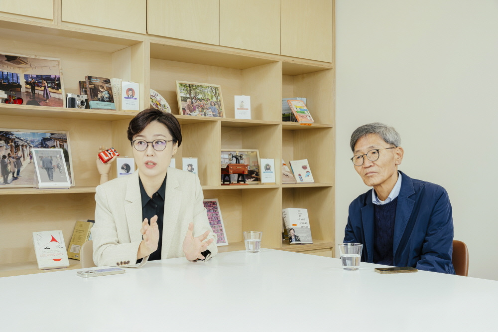 다큐 어른 김장하.jpg