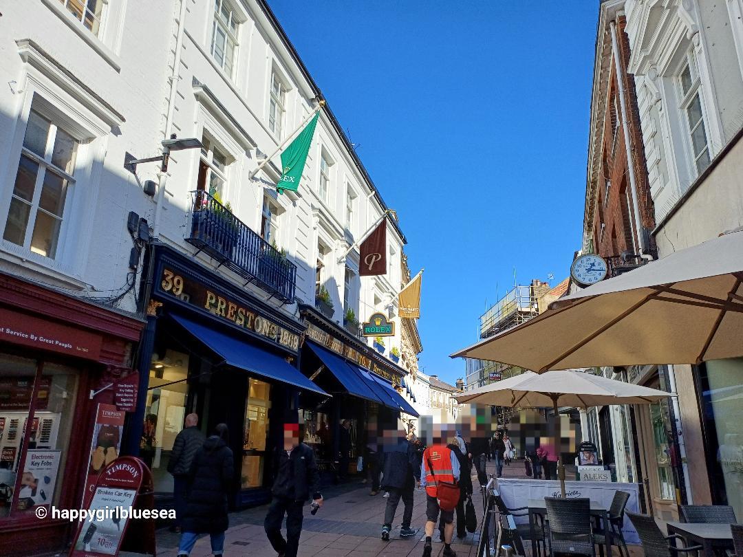 생동감 넘치는 시티의모습.jpg