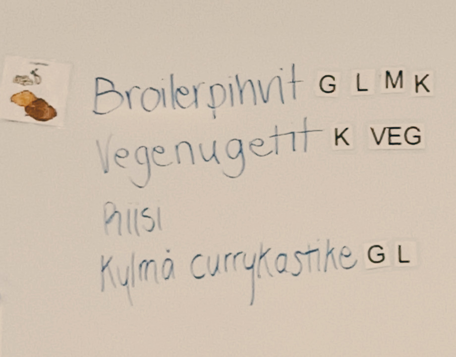 학교급식 안내판.jpg