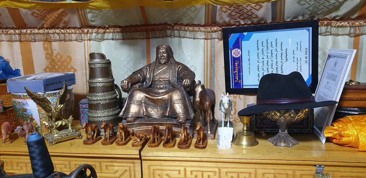 몽골 토속신앙.jpg