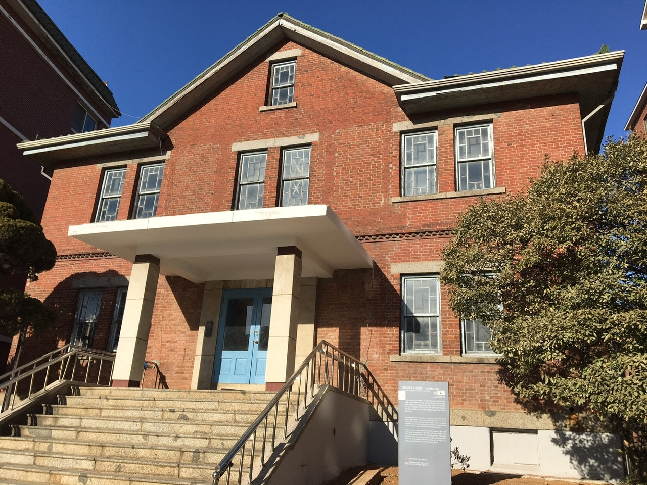 8 영화초등학교 본관.jpg