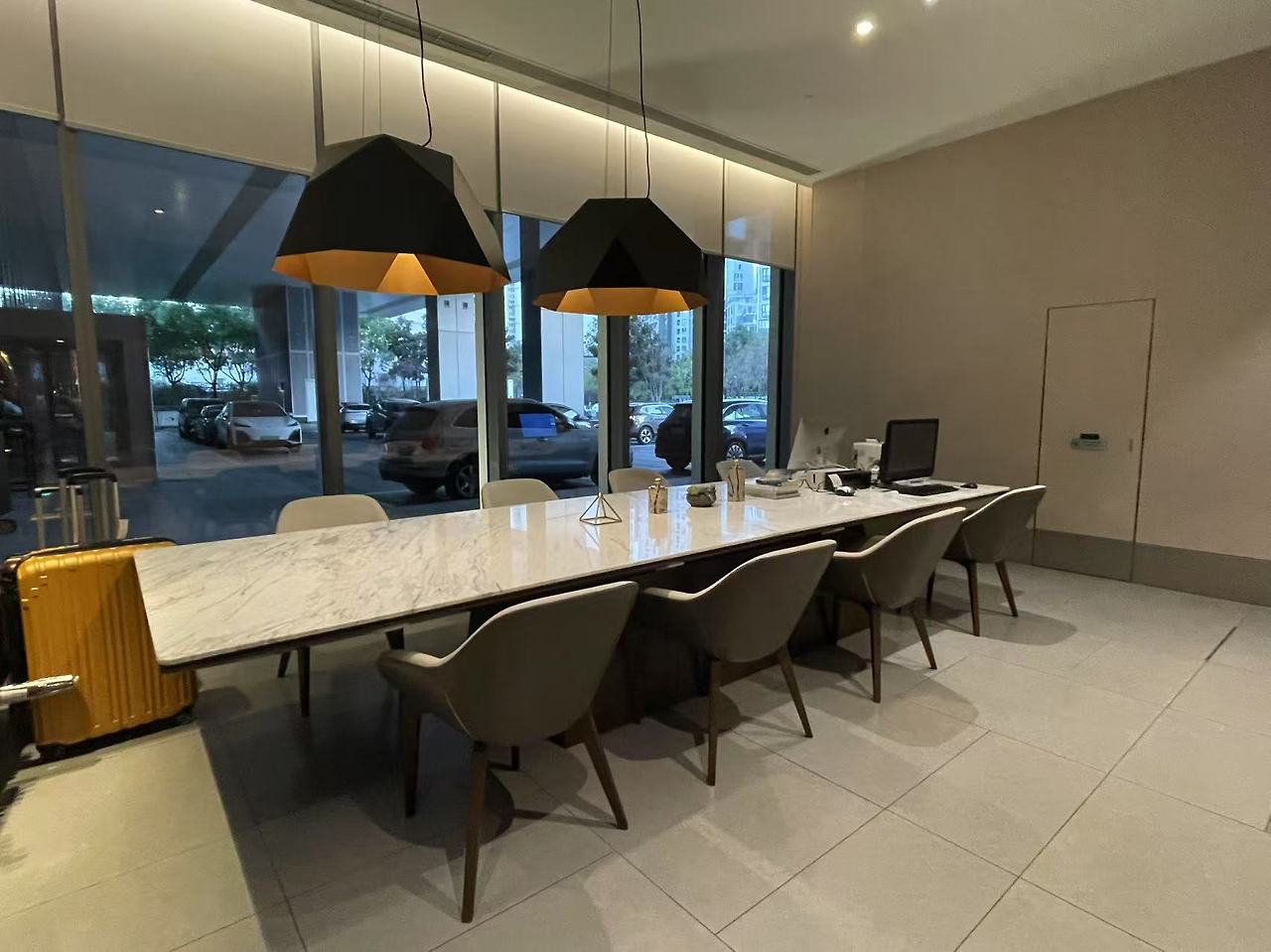 비지니스 코너.jpg