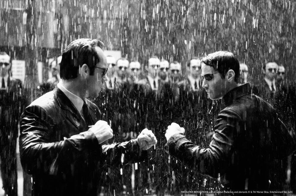 neo-fighting-agent-smith-and-his-clones-in-matrix-revolutions.jpg