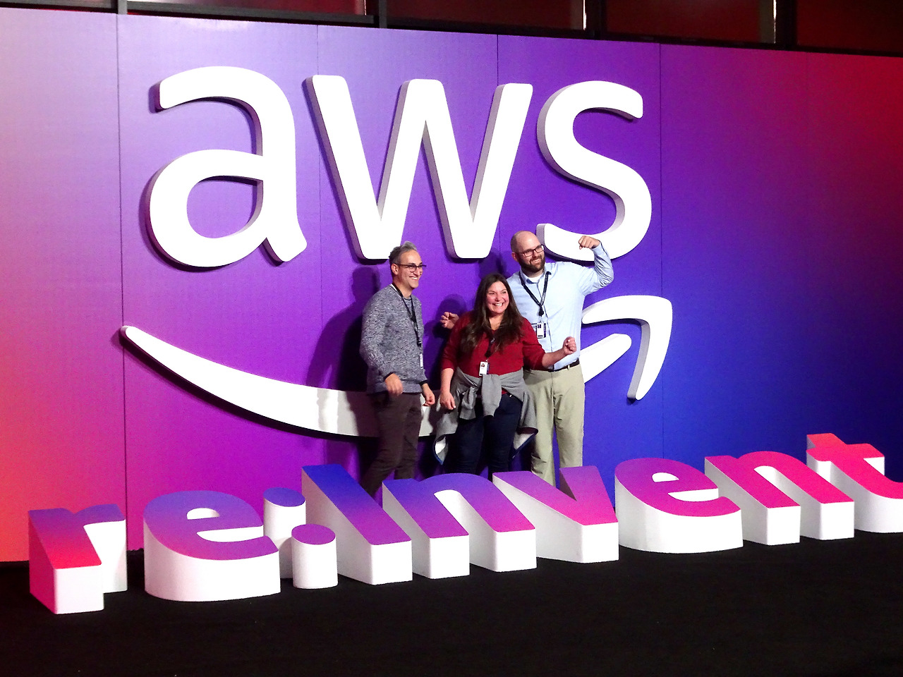awsreinventg2023sign-people.jpg