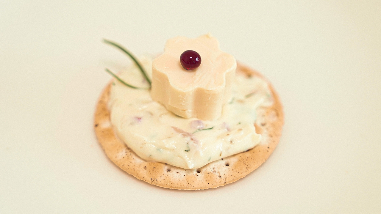 Thumbnail_Salmon Canapé・Ade (image).jpg