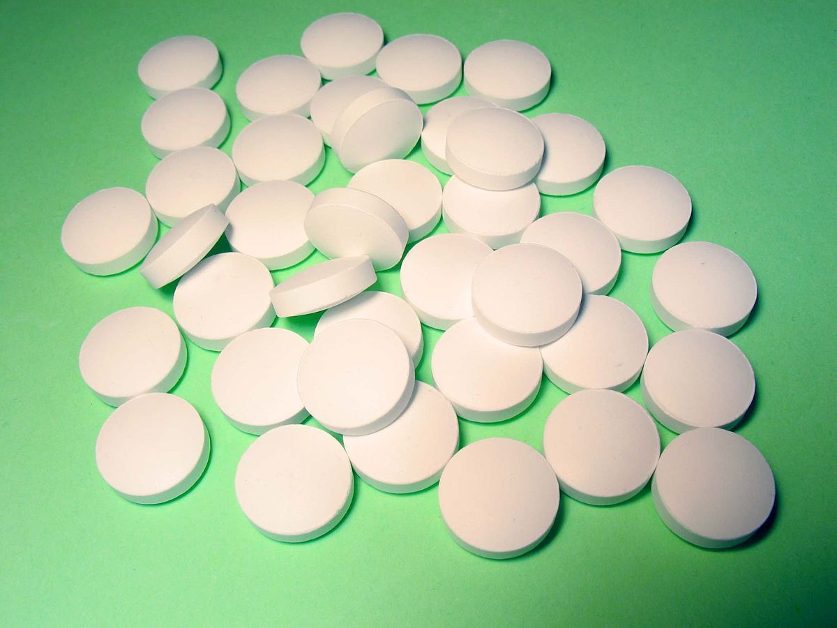 1200px-FlattenedRoundPills.jpg
