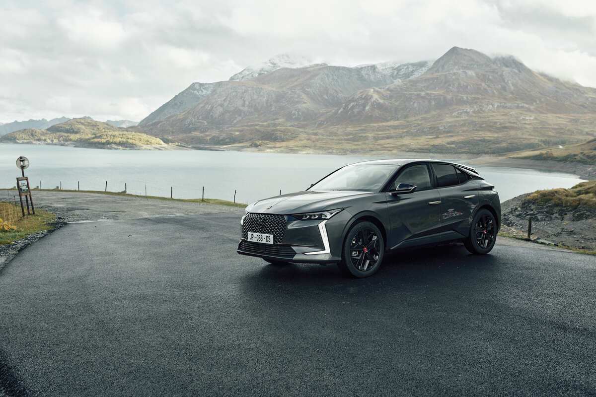 사진자료3- 고급사양을 적용한 DS 4 오페라.jpg