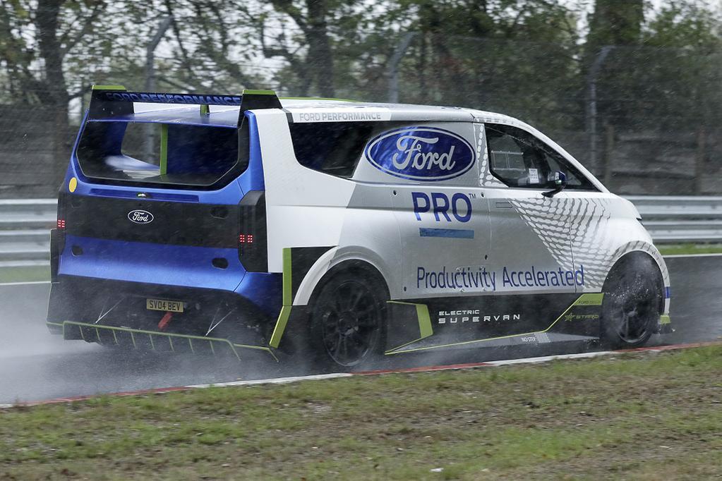 ford-pro-electric-super-van-022.jpg