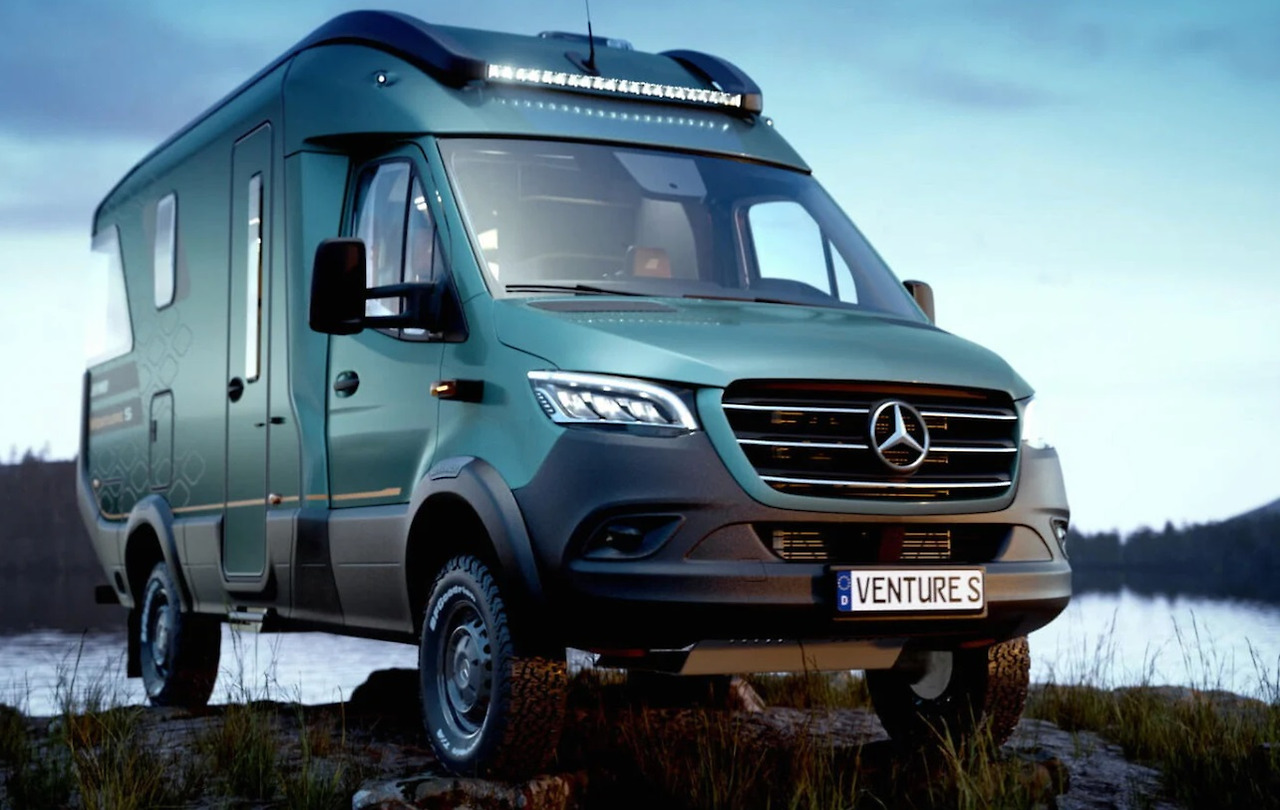 Hymer-Venture-S-Mercedes-Sprinter-off-road-camper-office-Hymer-6.jpg