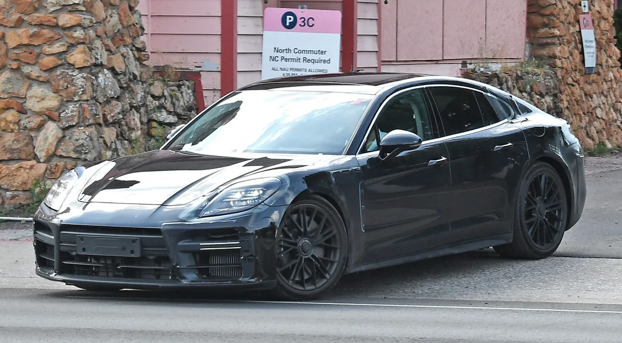 2024-Porsche-Panamera-spy-pics-1.jpg