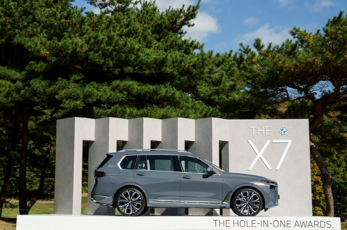 사진3-홀인원 부상 BMW 뉴 X7.jpg