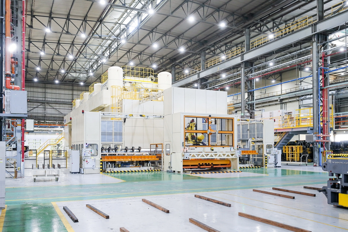 사진자료_ GM 창원 프레스공장.jpg