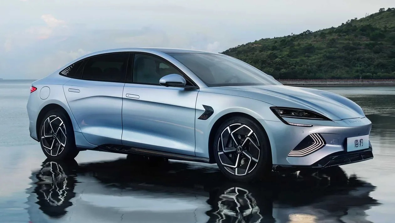 BYD Seal 2022 officials and Paris Motor show.jpg