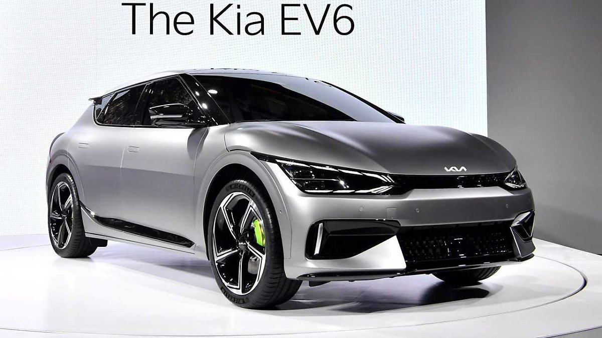 2022-kia-ev6-gt.jpg
