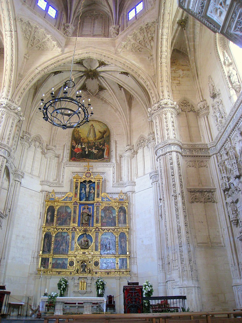 810px-San_Juan_de_los_Reyes_Main_chapel_of_the_church_Public_Domain.jpg