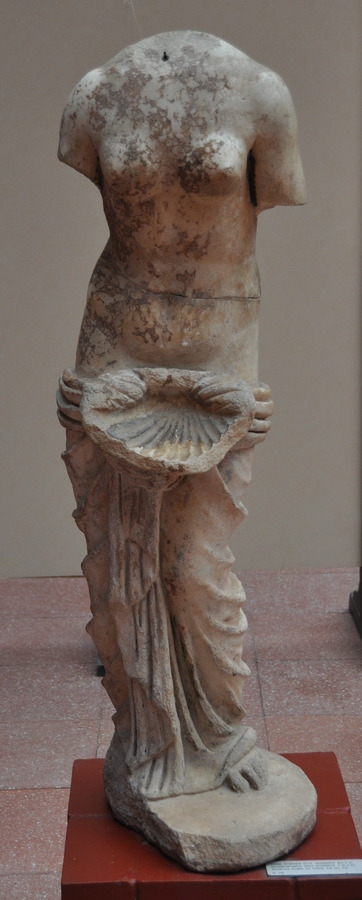 ephesus_fountain_trajan_aprhodite.jpg
