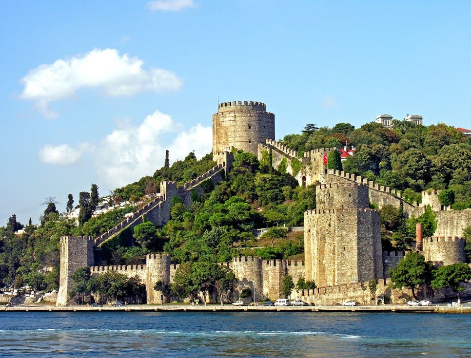 2837px-Rumeli_Castle.jpg