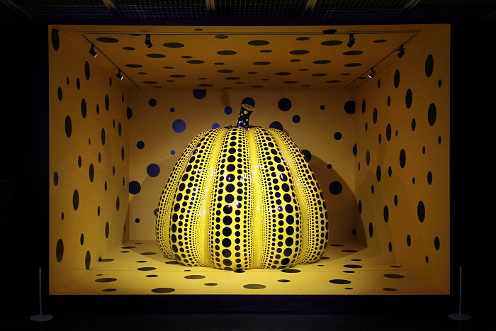 사본 -1_쿠사마 야요이, Pumpkin, 2010s, FRP (Fiberglass reinforced plastic), urethane paint, 270 x 270 x 270 cm.jpg