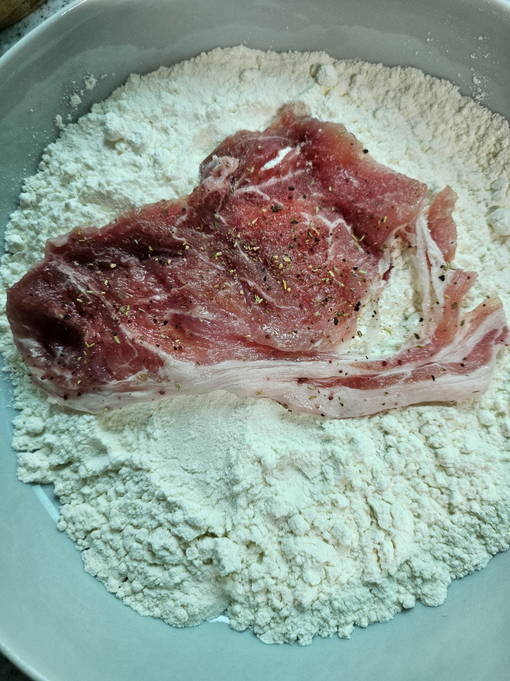 밀가루 고기.jpg