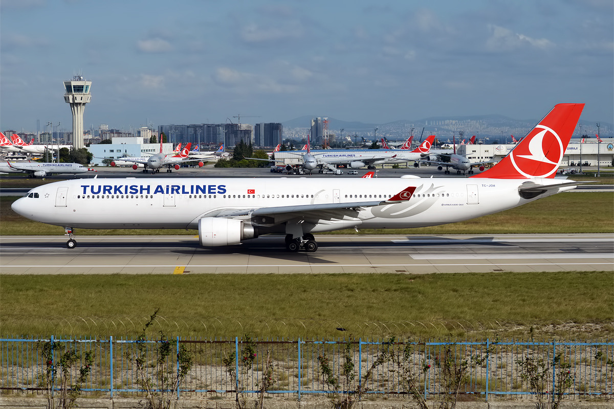 Turkish_Airlines%2C_TC-JOH%2C_Airbus_A330-303_%2843482225870%29.jpg