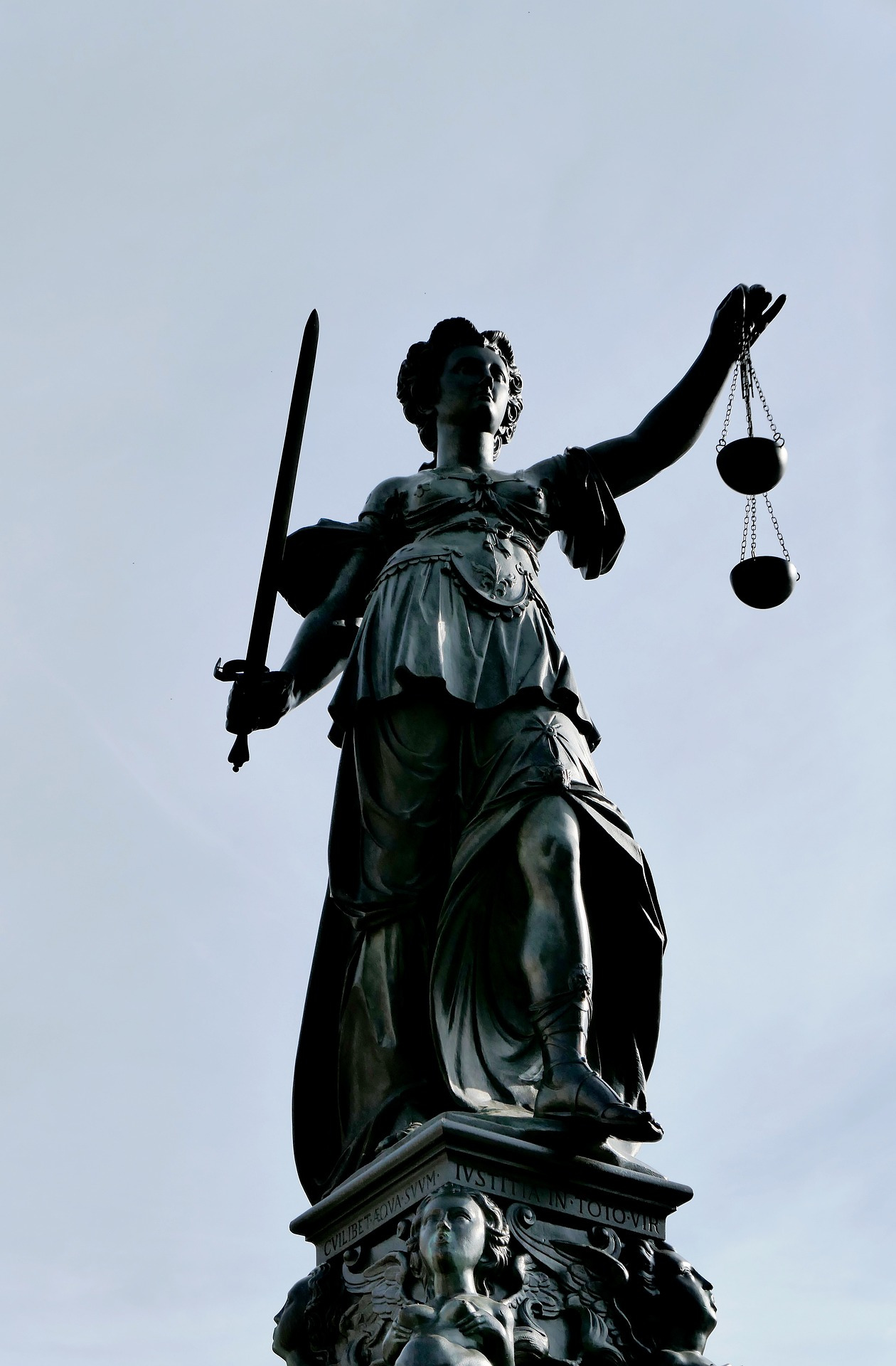 justitia-g0e6c86ac9_1920.jpg