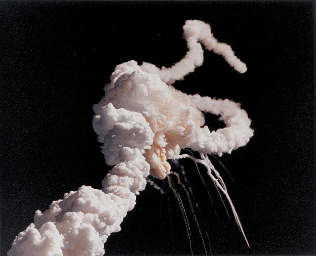 Challenger_explosion_Kennedy Space Center.jpg