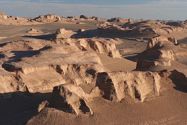 Dasht-e_Lut_Desert_in_Kerman_Province_02_Ninaras.jpg
