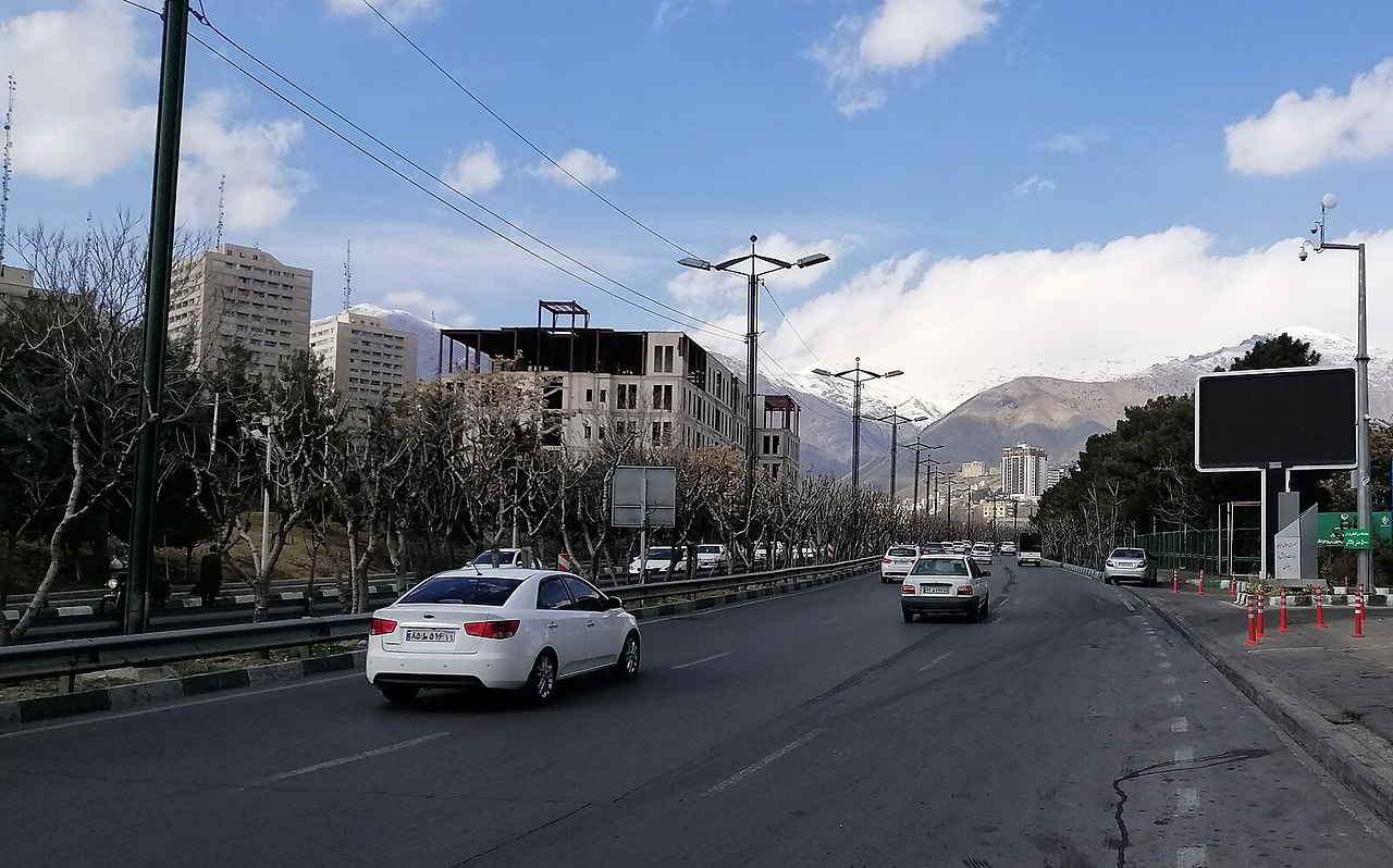 Seoul_street_in_Tehran2_مانفی.jpg