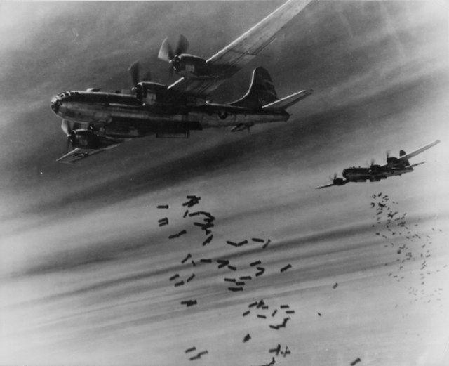 640px-B-29_bombing.jpg
