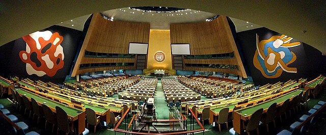 Panorama_of_the_United_Nations_General_Assembly,_Oct_2012_Spiff.jpg