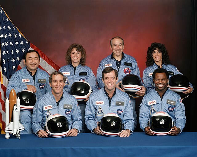 Challenger_flight_51-l_crew_NASA.jpg