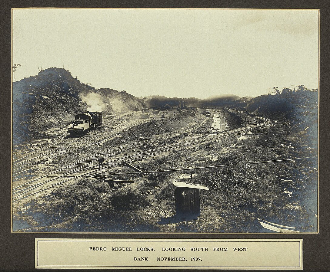 The_Pedro_Miguel_Locks,_Panama_Canal_construction;_view_of_t_Wellcome_V0030214_Iconographic Collections.jpg