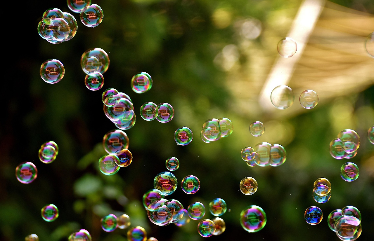 soap-bubbles-2882599_1920.jpg