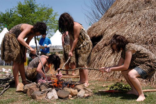 구석기시대 재현 퍼포먼스.jpg