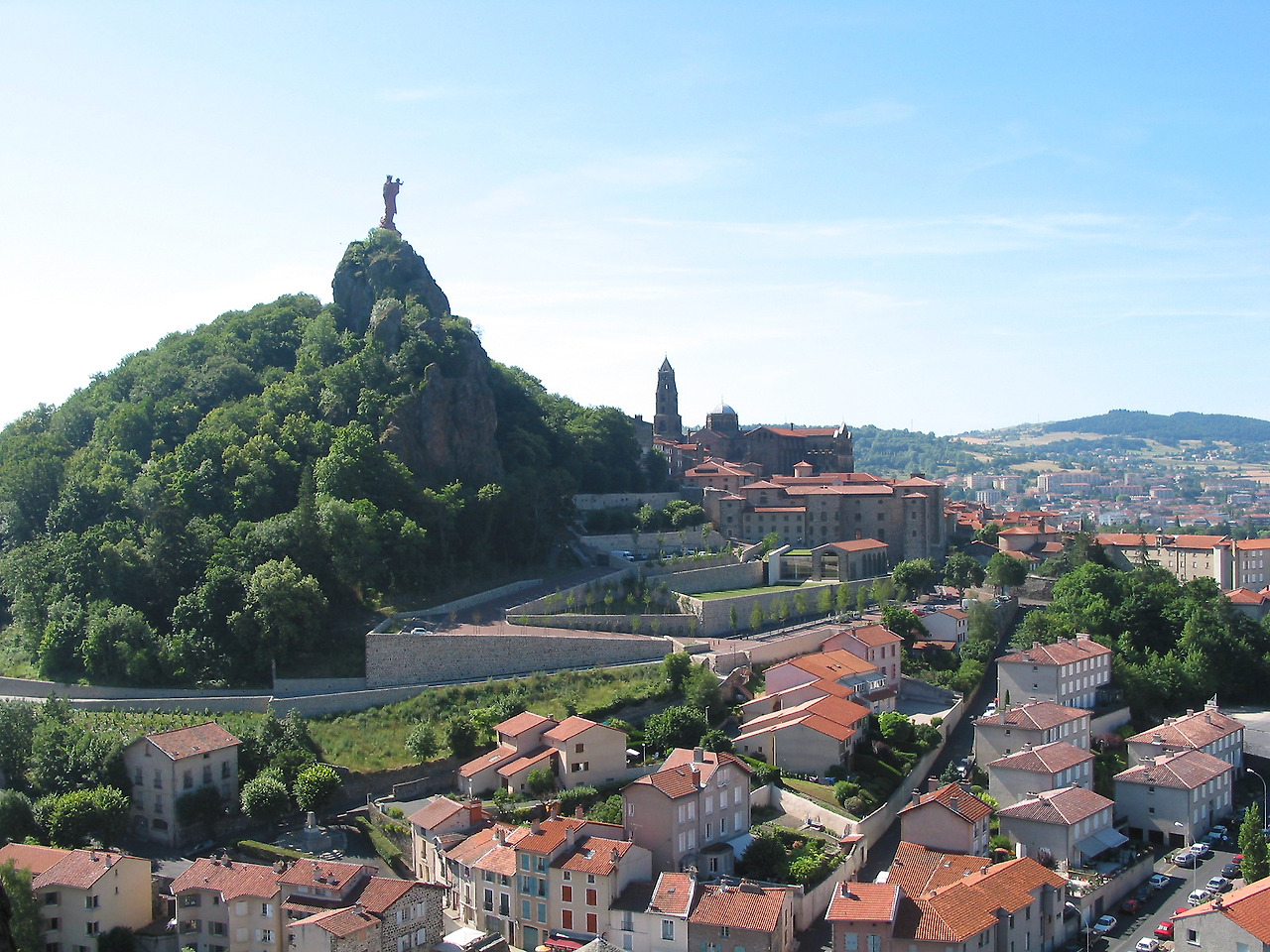 Le_Puy-en-Velay_-_Panorama_-_JPG1.jpg