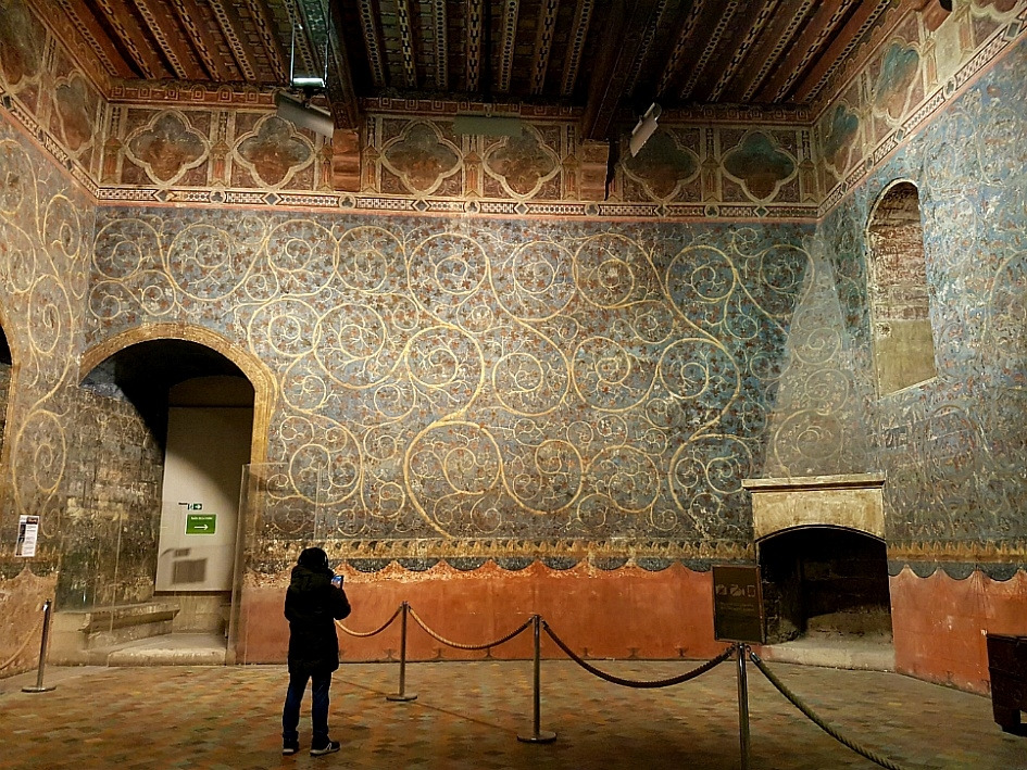 아비뇽교황청 내부.jpg