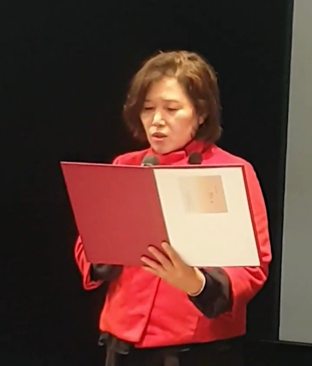 조희 시의 날 꿈속의 편의점 낭독.jpg