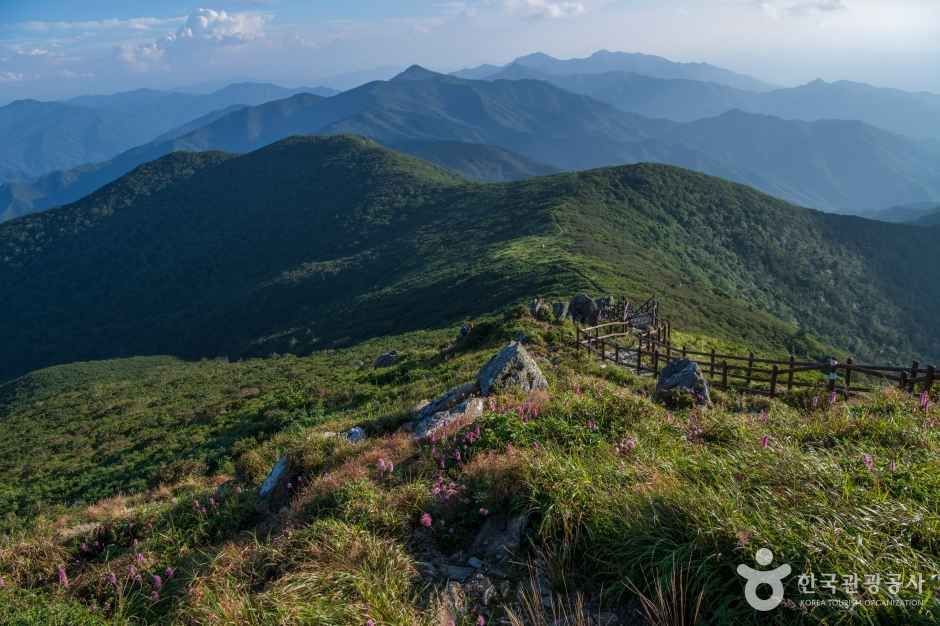 덕유산 풍경_한국관광공사.jpg
