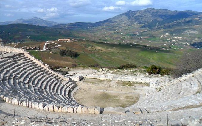 segesta_teatro.jpg