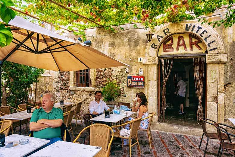 002 bar-vitelli-savoca-sicily_저작권확인안됨.jpg