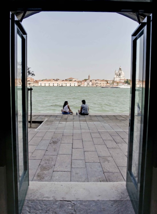 제너레이터 베니스.jpg