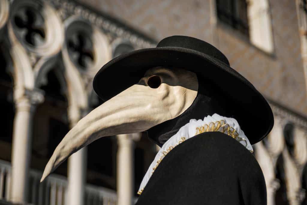 masque-carnaval-venise-capitan.jpg