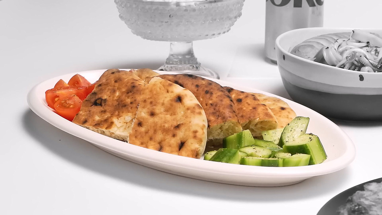 y2mate.com - Tom Hanks Eats His Last Meal_1080p.mp4_20240709_051504.562.jpg