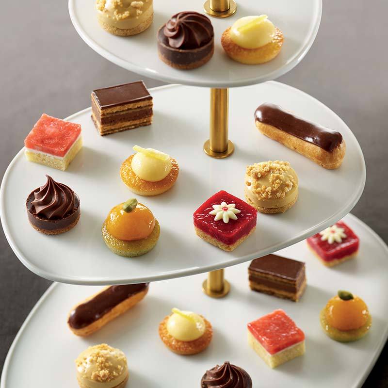 traditional-petit-fours-traiteur-de-paris.jpg