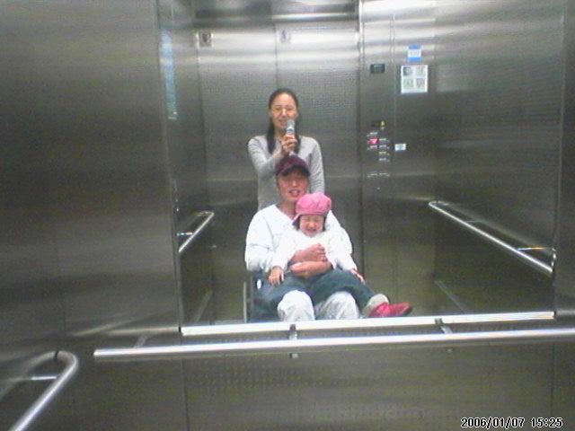 신촌 형서 무릅.jpg