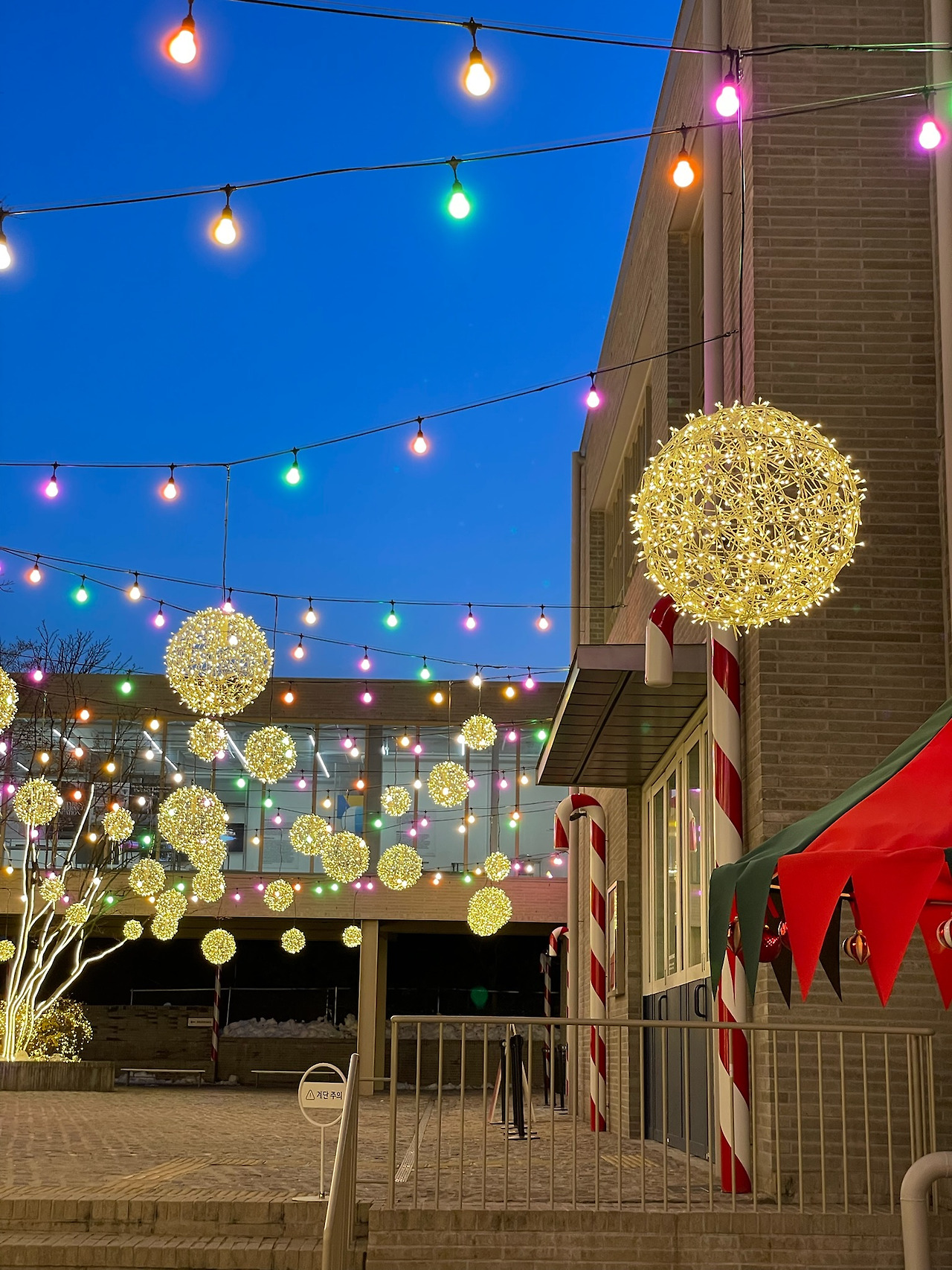 시몬스 테라스점2.jpg